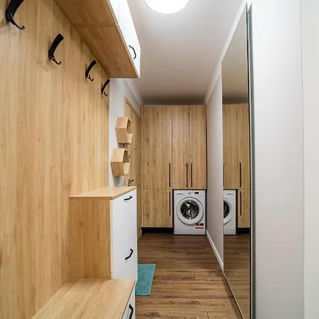 Sky Academic ヴァルナ